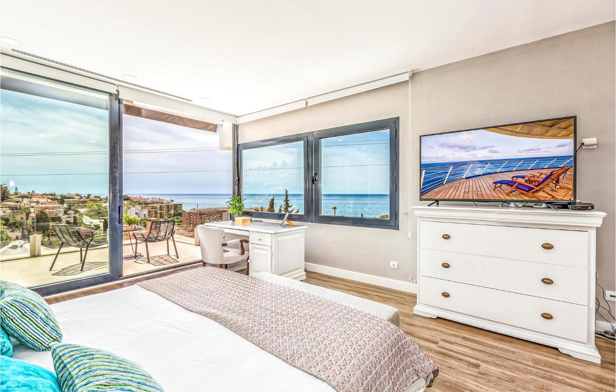 Awesome Home In Cala Del Moral With Kitchen La Cala Del Moral Екстер'єр фото