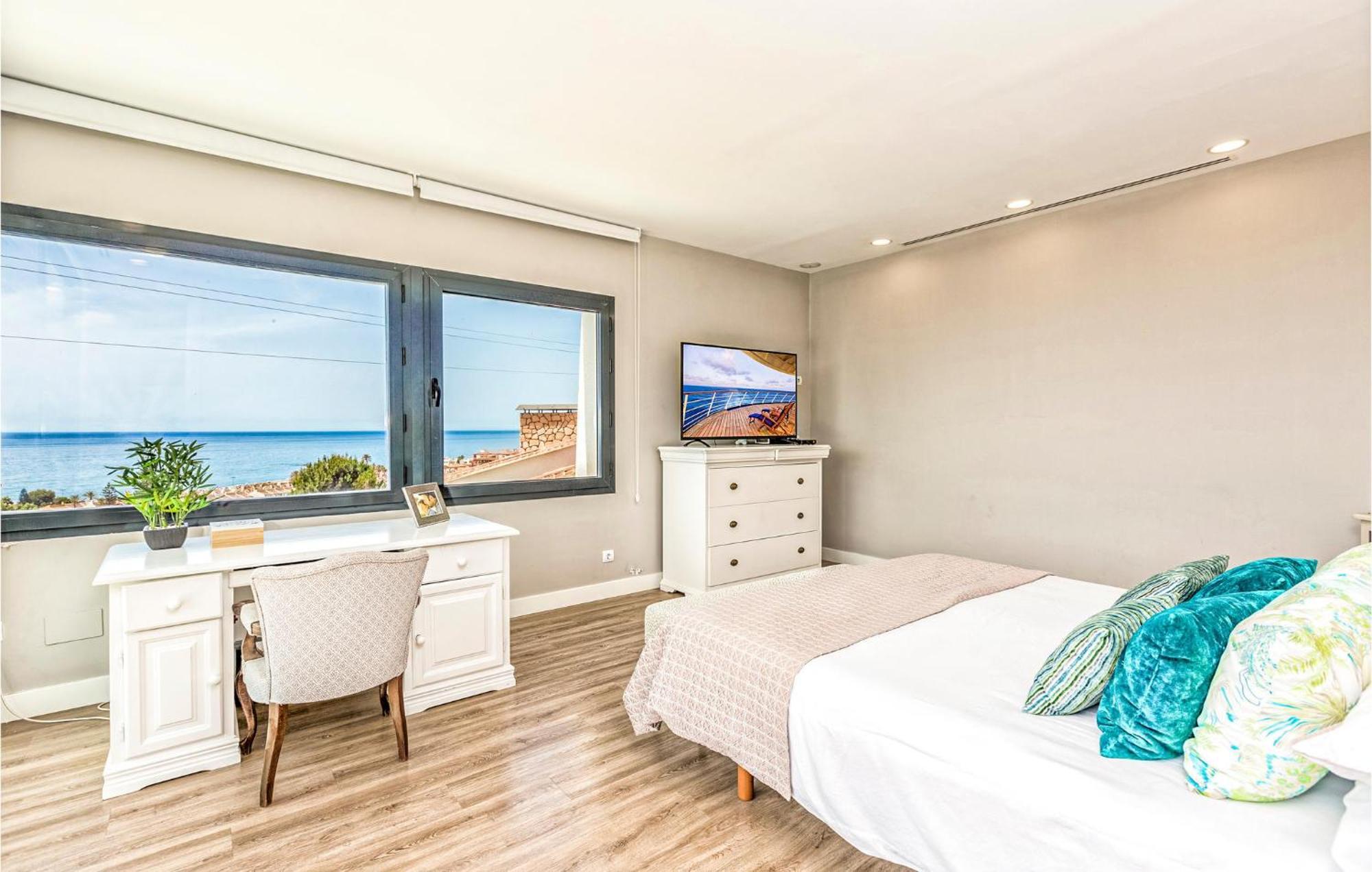 Awesome Home In Cala Del Moral With Kitchen La Cala Del Moral Екстер'єр фото